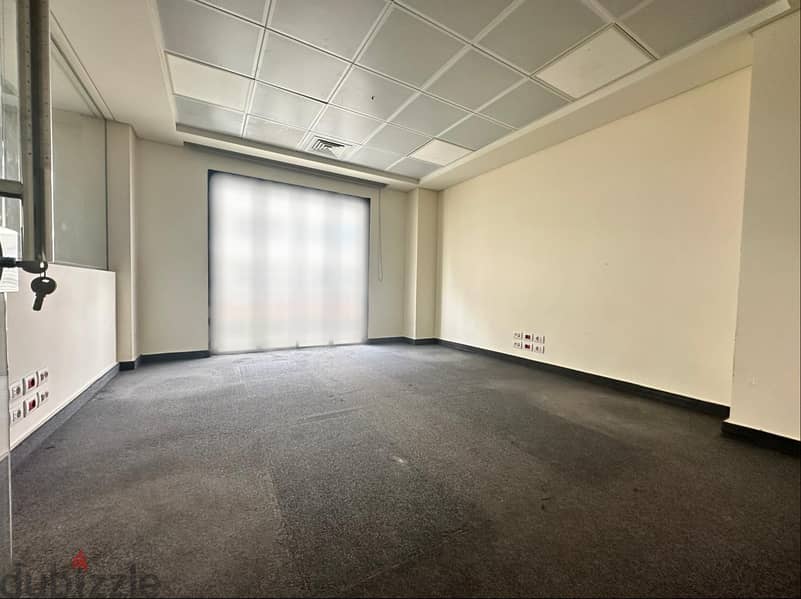 Office for Rent in Downtown مكتب للايجار في الداون تاون 2