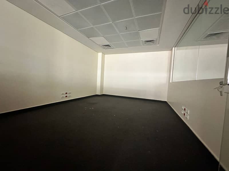 Office for Rent in Downtown مكتب للايجار في الداون تاون 3