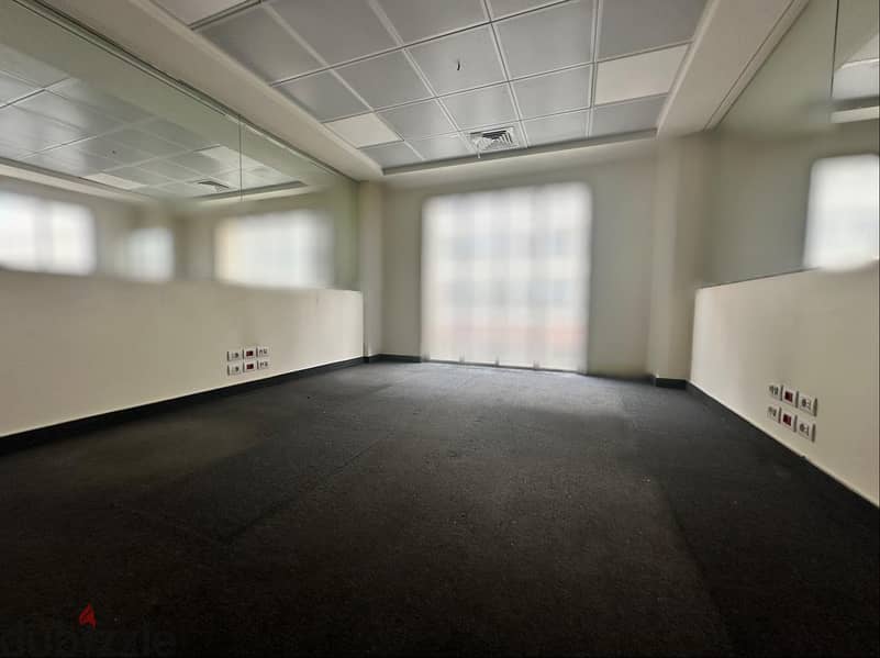 Office for Rent in Downtown مكتب للايجار في الداون تاون 8