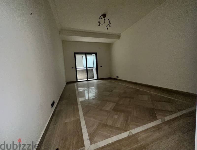 Amazing Apartment for Rent in Ain Mraissehشقة رائعة للإيجار 5