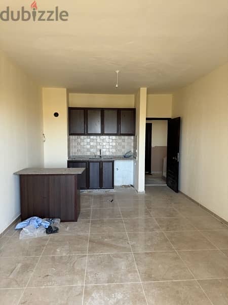 شقة جديدة في بلدة الطيري قضاء بنت جبيل 8