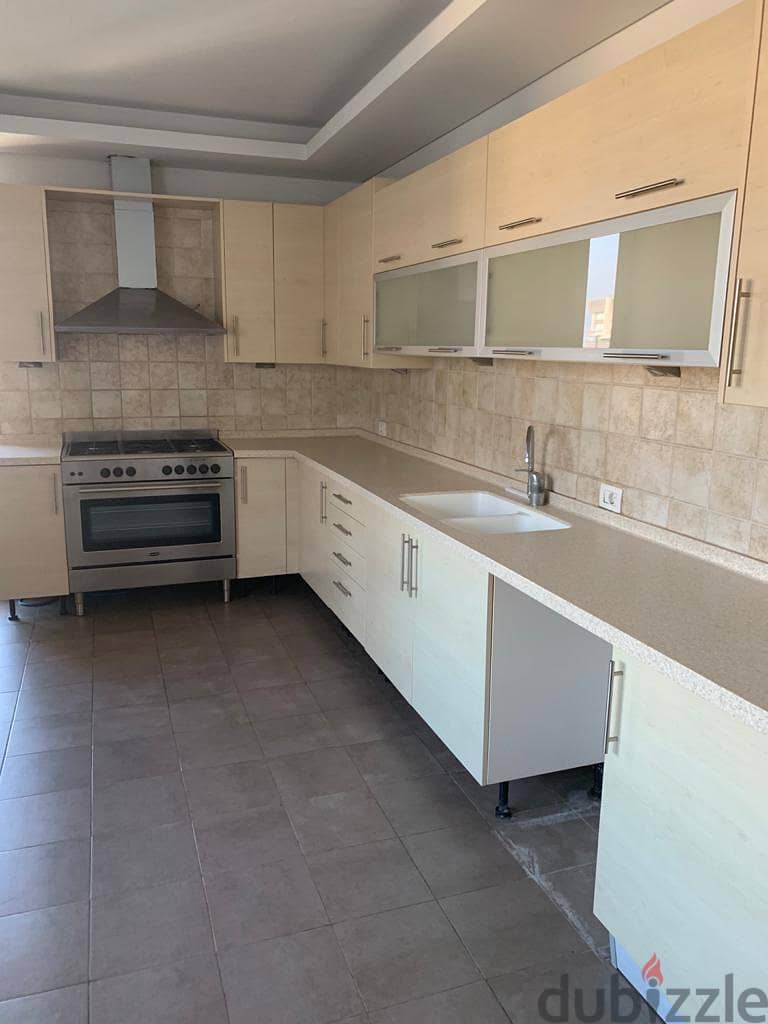 Apartment for Rent in Tallet Khayat شقة للايجار في تلة خياط 2