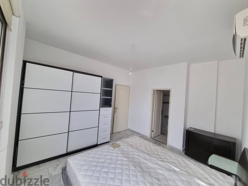 Cozy Apartment For Sale in Mar Eliasشقة مميزة للبيع في مار الياس 4