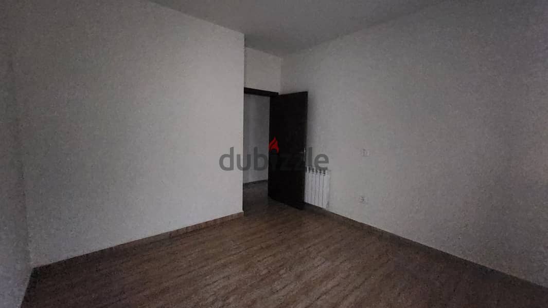 Apartment for sale in Louaizeh شقة للبيع في منطقة الويزه 5