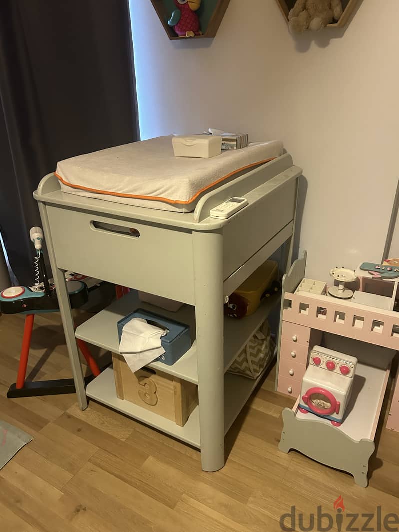 changing table from gautier 2