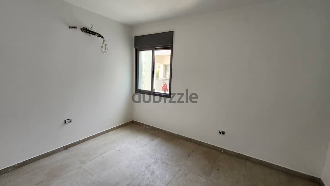 Apartment with Roof for Sale in Louaizeشقة مع روف للبيع في اللويزة 11