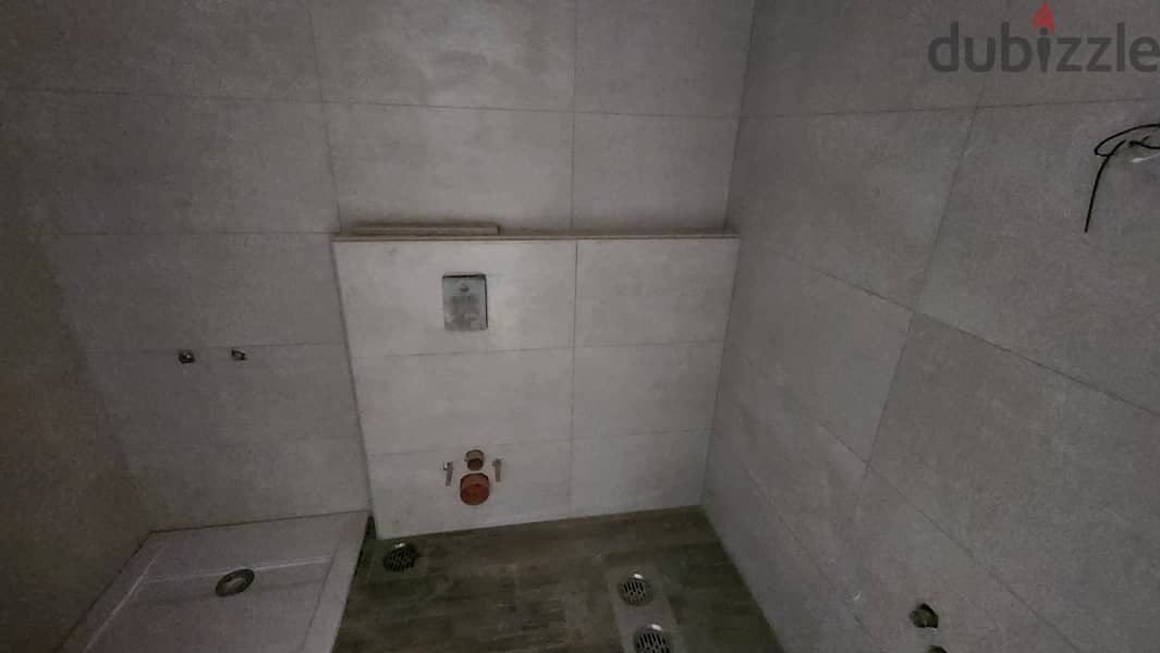 Apartment with Roof for Sale in Louaizeشقة مع روف للبيع في اللويزة 12