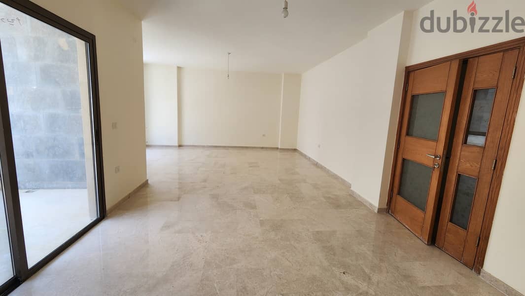 Apartment for sale in Louaizehشقة للبيع في منطقة الويزه 1