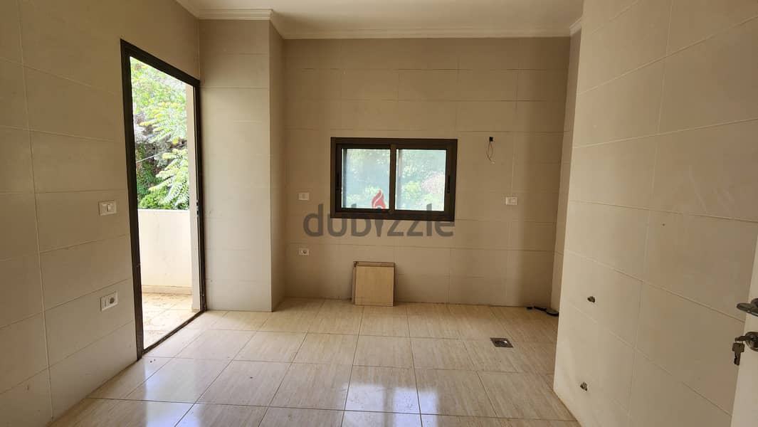 Apartment for sale in Louaizeh شقة للبيع في منطقة الويزه 1