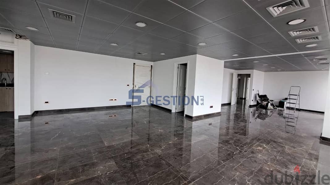 Luxurious Office For Rent In Sin El Fil 3