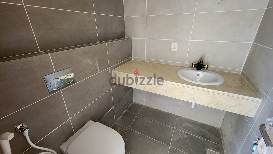 Apartment for sale in Louaizeh شقة للبيع في منطقة الويزه 15