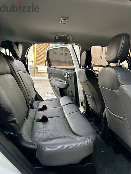 Fiat 500L 2015 White, Black interior 6