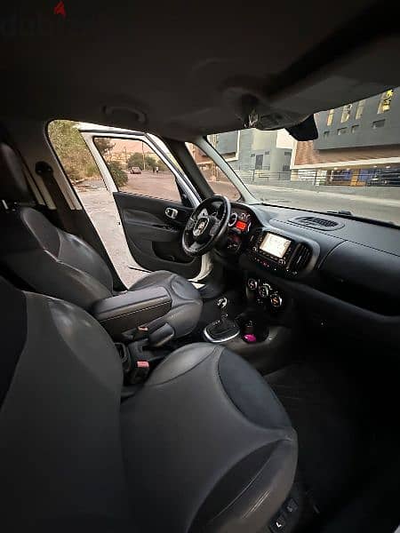 Fiat 500L 2015 White, Black interior 9