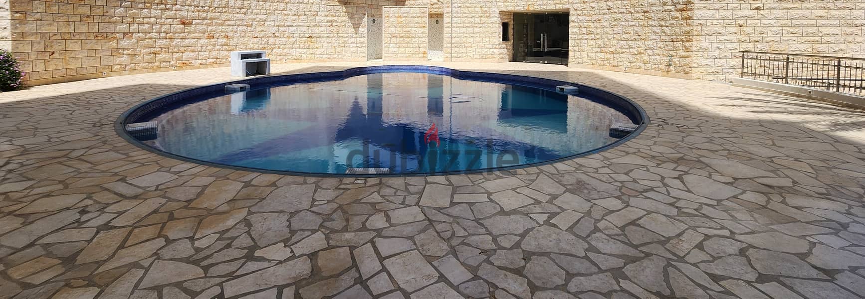 Apartment for sale in Louaizeh شقة للبيع في منطقة الويزه 1