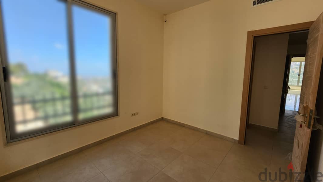 Apartment for sale in Louaizeh شقة للبيع في منطقة الويزه 14