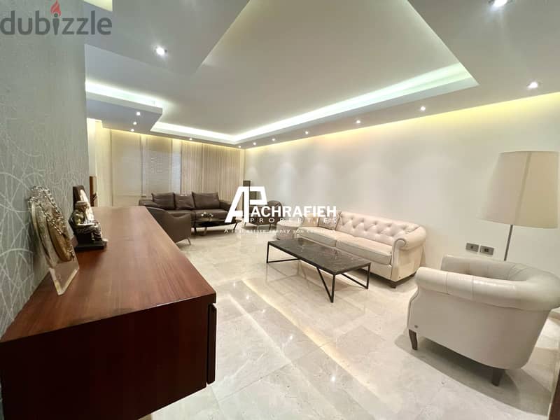 Apartment For Rent in Achrafieh - شقة للإجار في الأشرفية 3