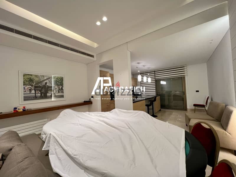 Apartment For Rent in Achrafieh - شقة للإجار في الأشرفية 2