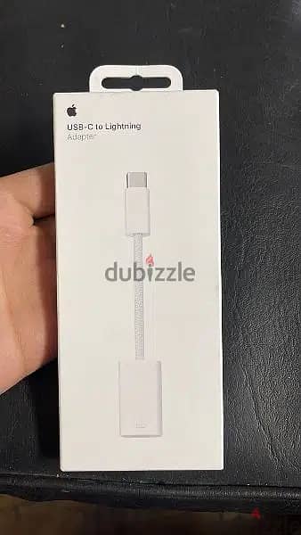 Apple usb-c to Lightning adapter 1