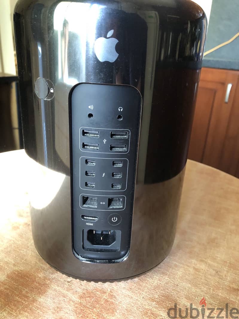 Apple Mac Pro (Late 2013) 0