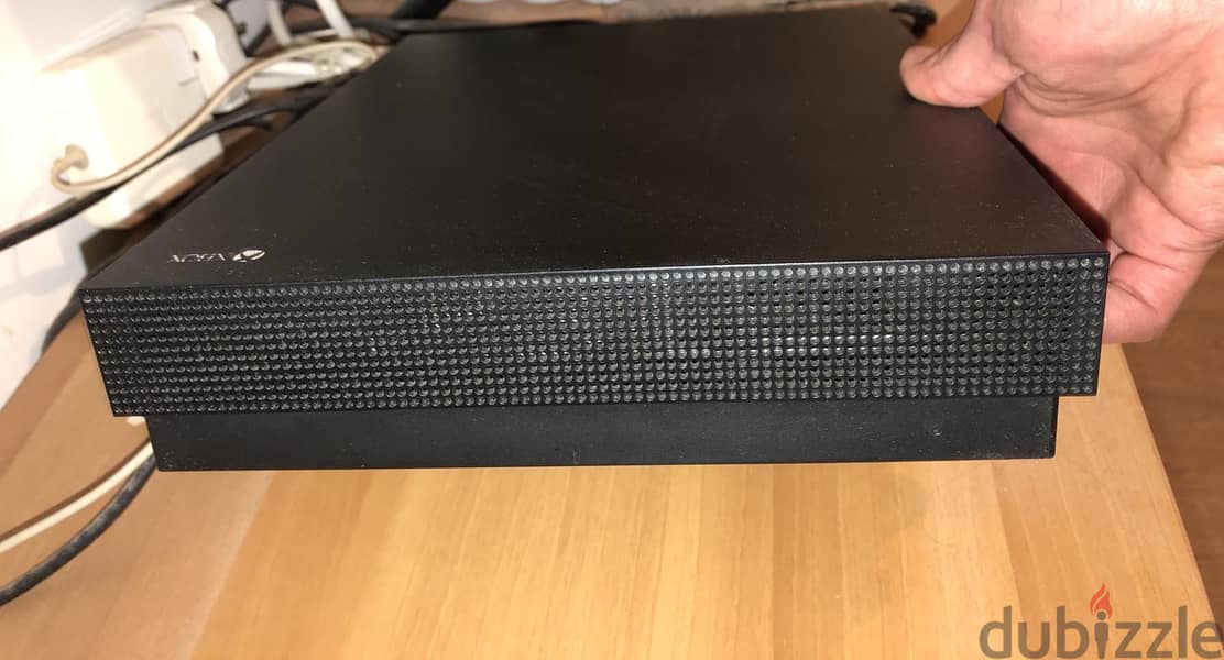 XBOX One X with 9 games 2