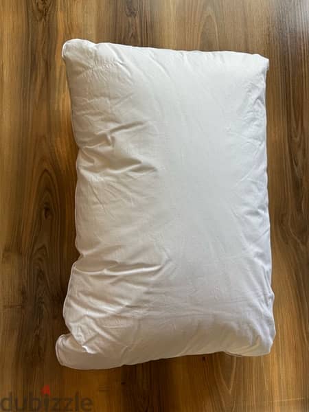 2 pillows luxury hotel quality 2