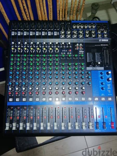 16 chi Yamaha mixer + amplifier 0