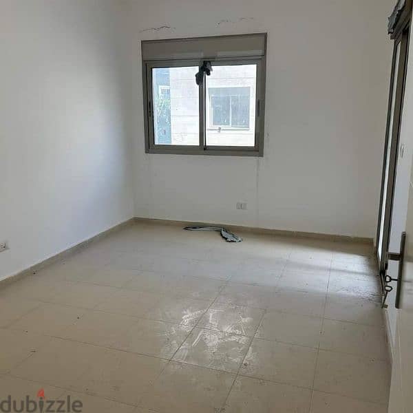 Apartment for sale in jouret al ballout - شقة للبيع في جورة البلوط 4