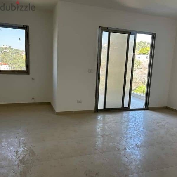 Apartment for sale in jouret al ballout - شقة للبيع في جورة البلوط 5