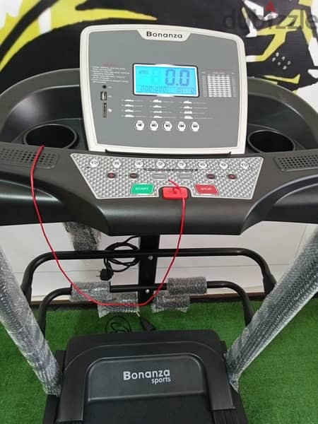 full options treadmill 2.5hp , automatic incline , vibration message 4