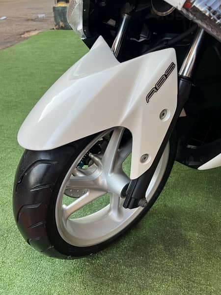 yamaha mmax 155 cc Abs 9