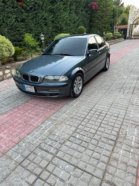 BMW 3-Series 2001 1