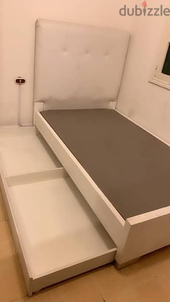 غرفة نوم جديدة لون أبيض 1