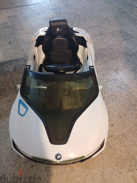 electric car with remote control and a radio 3