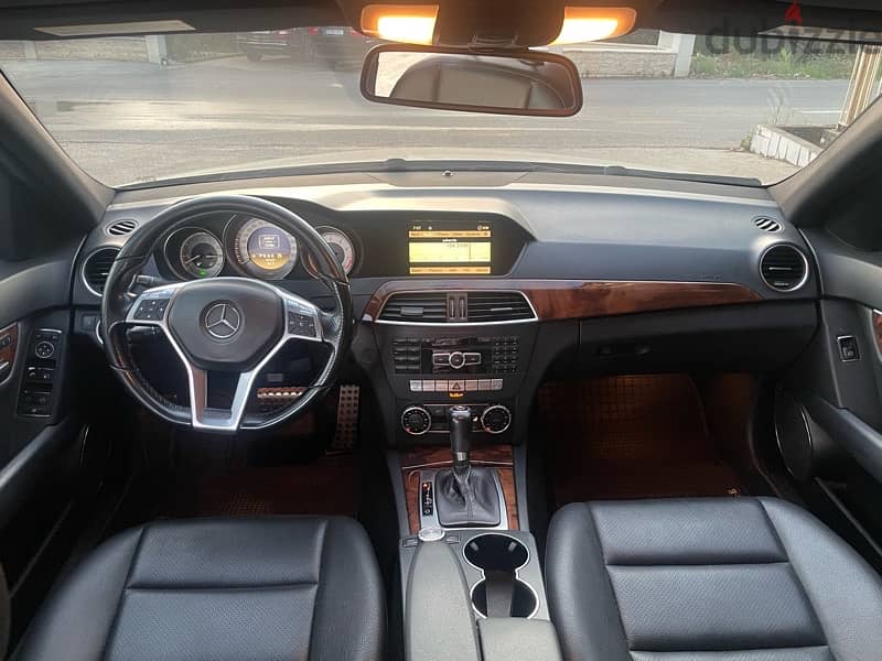 Mercedes C300 model 2012 8