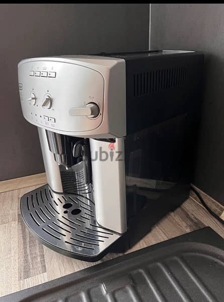 coffe machine delonghi مكنة قهوة دي لونغي 0