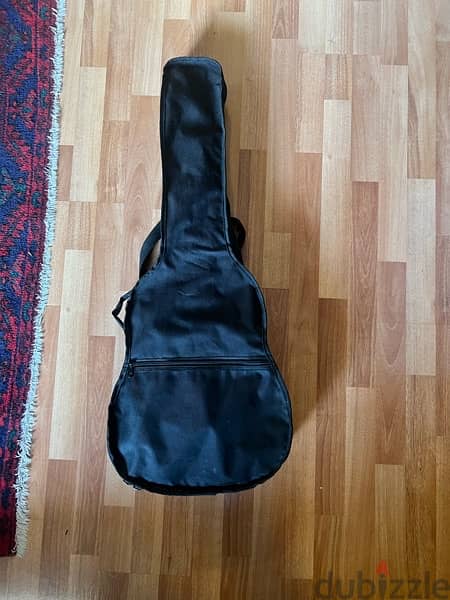 Stagg Guitar + Bag + Pitch Pipe + Capo + Pick 3