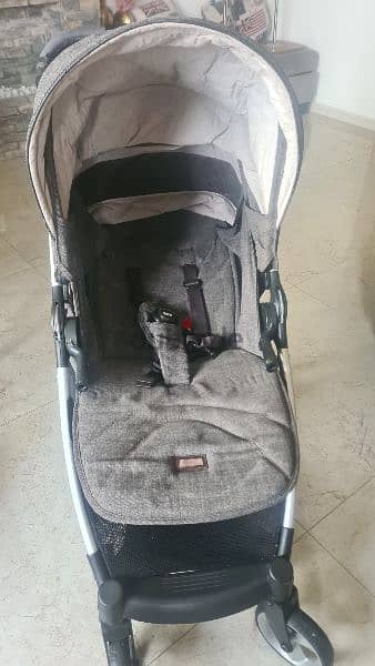 2 strollers (1 mamas and papas and 1 Chicco) both for only 100$ 0
