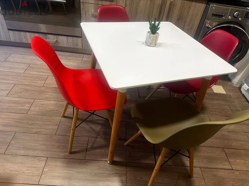 kitchen table (طاولة مطبخ) with 4 chairs. 130$ 1