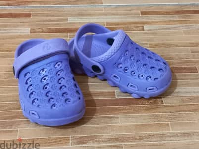 crocs