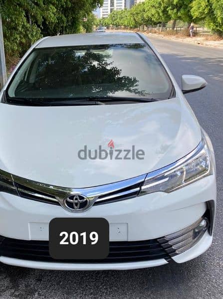 2019 Toyota Corolla full package  مصدر وصيانة الشركة 9