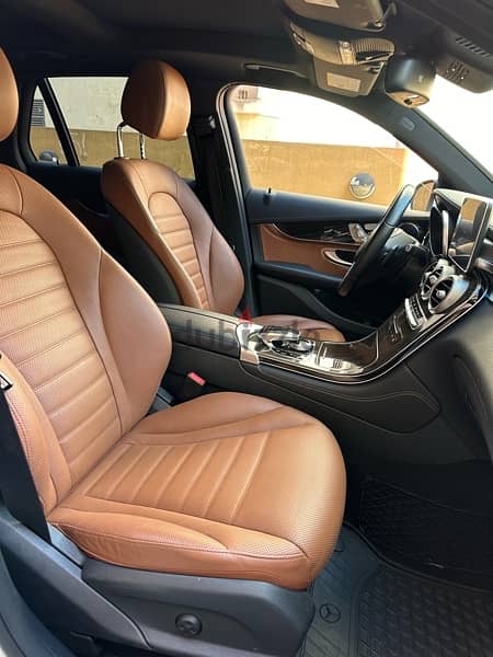 Mercedes GLC 300 4matic 2016 white on brown (clean carfax) 7