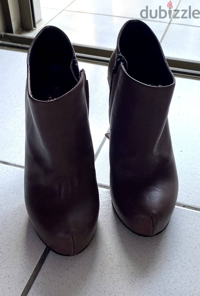 Stylish Brown Ankle Boots 1
