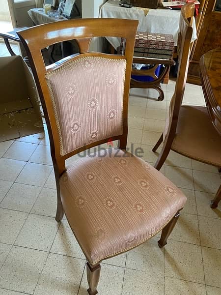 Dining table with chairs with vitrine -فيترين طاولة سفرة مع 2