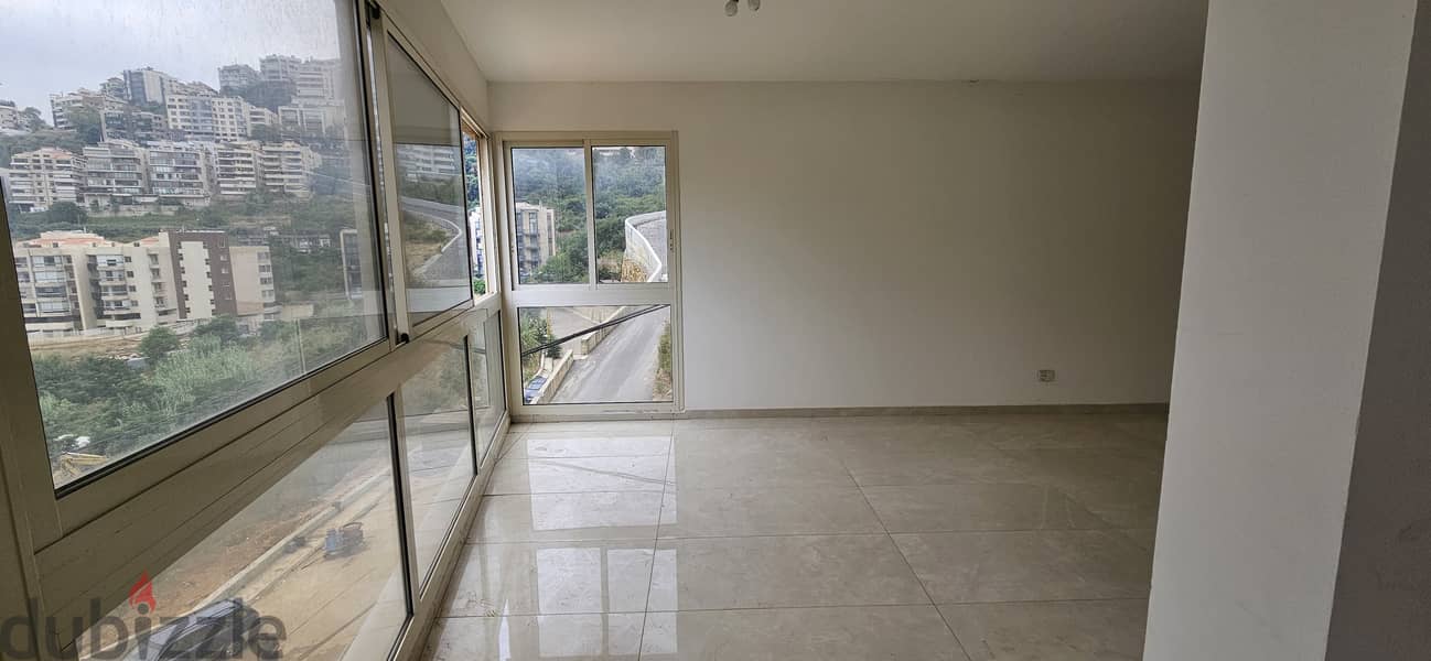 Apartment for sale in Hazmieh شقة للبيع في الحازمية منظر مفتوح 3