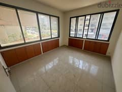Office for rent in Sin El Fil مكتب للإيجار في سن الفيل
