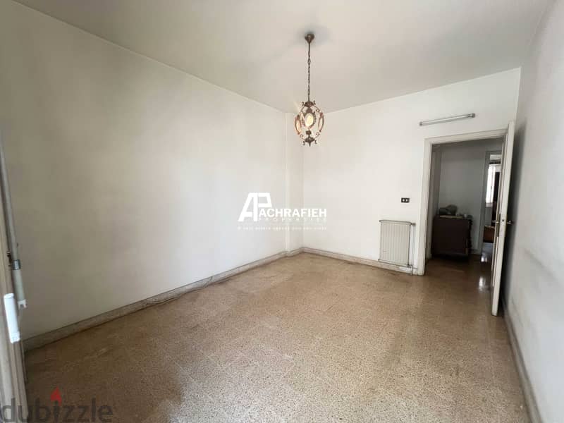 Apartment for Sale In Achrafieh - شقة للبيع في الأشرفية 7