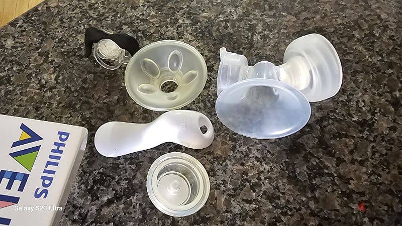 manual breast pump 1