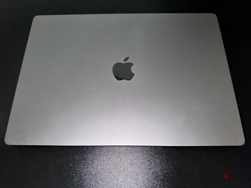 Like New Apple MacBook Pro M2 PRO CHIP 2023 3