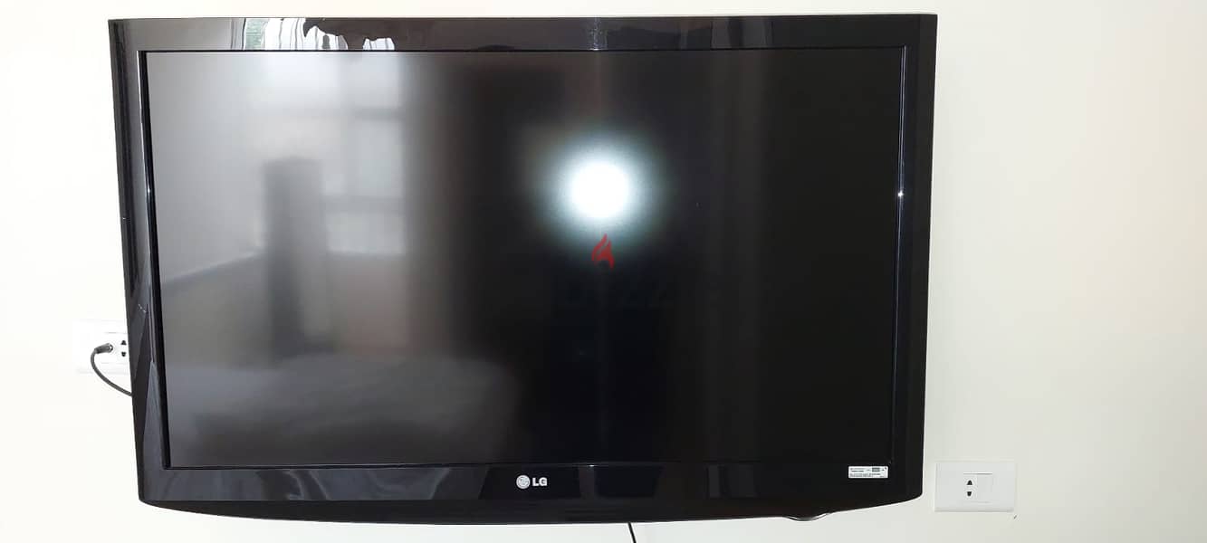 LG TV LCD 40 Inches for sale! 0