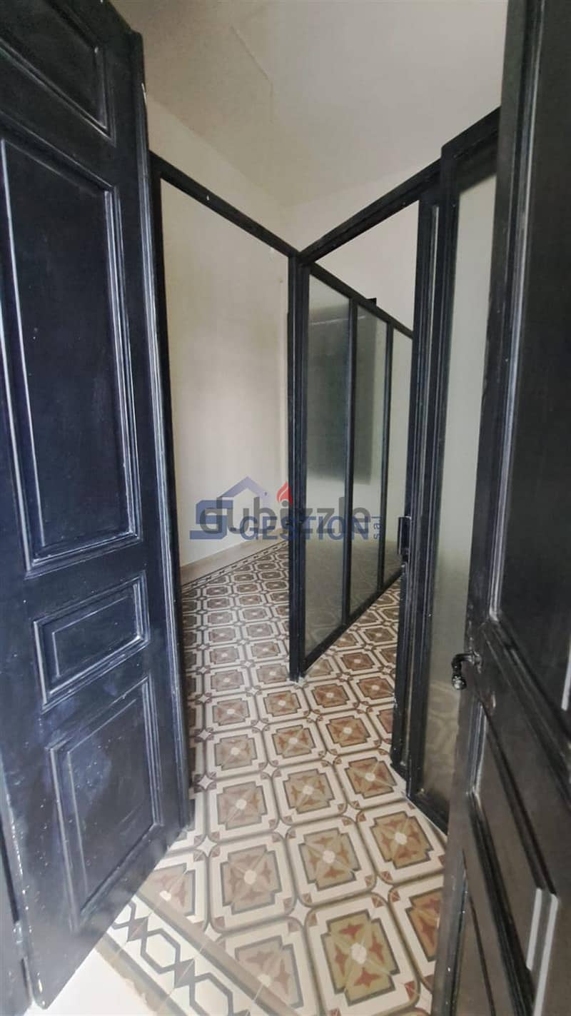 Apartment In Good Condition For Rent In Ashrafieh 3